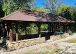 Fullersburg Woods Nature Education Center