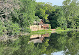 Fullersburg Woods Nature Education Center