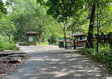 Fullersburg Woods Nature Education Center