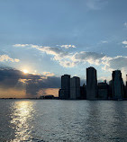 Brooklyn Bridge Park Pier 3 Plaza