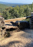 Pedestal Rocks & Kings Bluff Trailhead