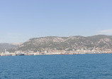 Visit the harbor of Toulon