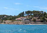 Visit the harbor of Toulon