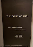 MUSEE FAMILY OF MAN