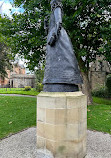 Mary, Queen of Scots Statue