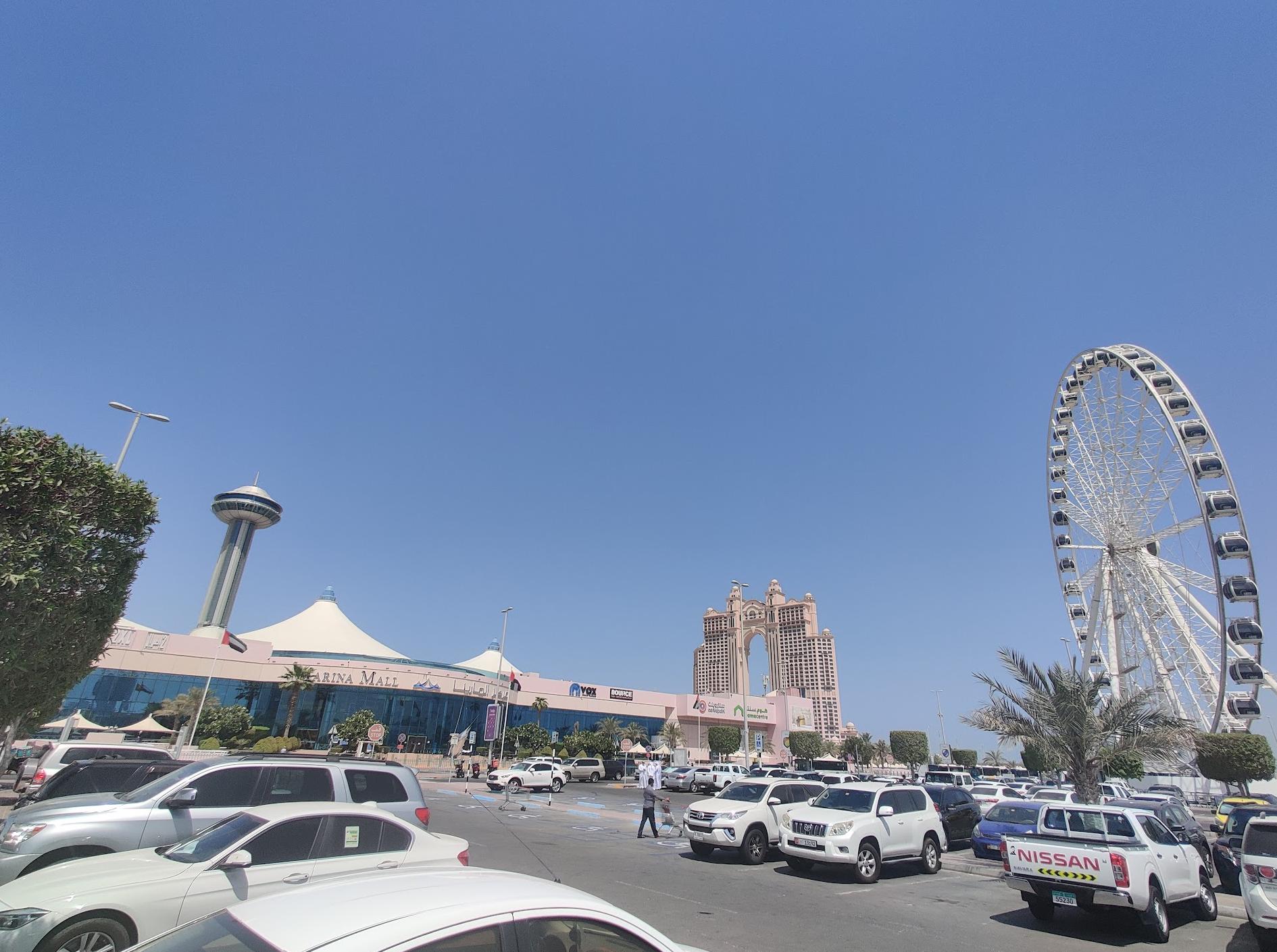 Estacionamento do Marina Mall