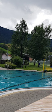 Schwimmbad u Freizeitanlagen