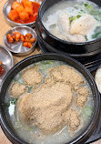 Baeknyeon Tojong Samgyetang