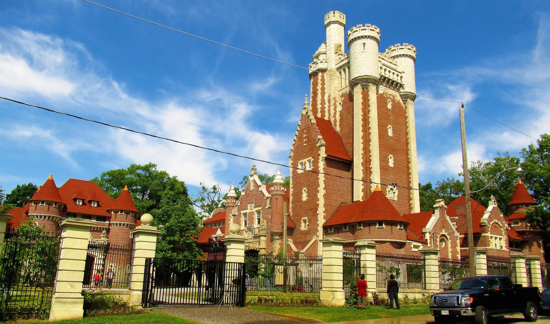 Casa Loma Parkette