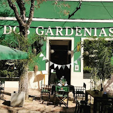 Dos Gardenias Social Club