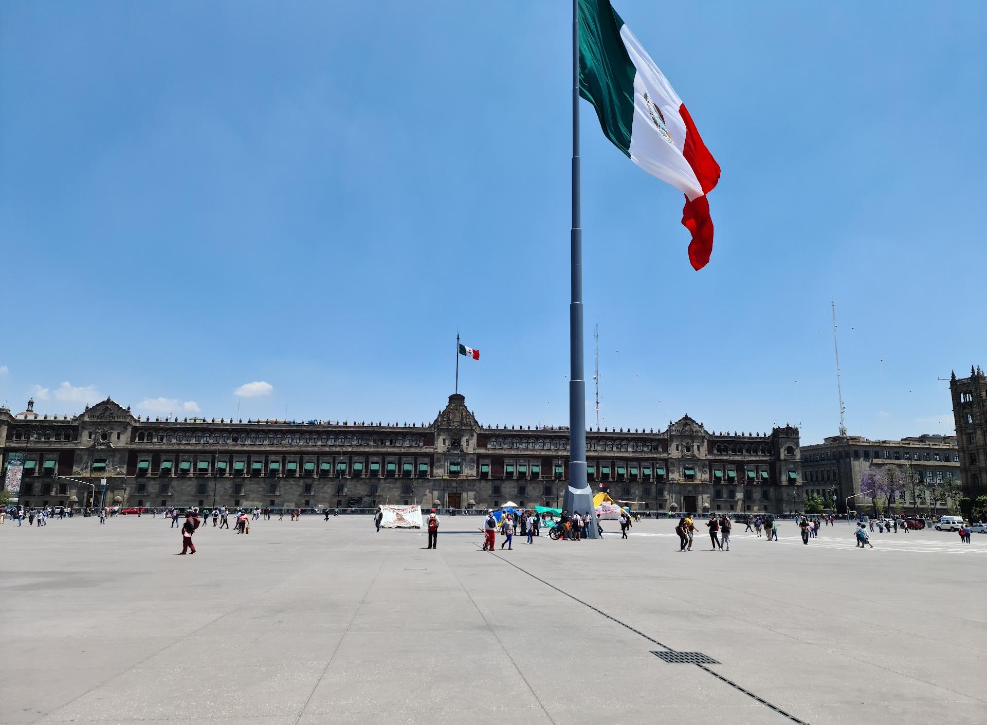 Where is Zócalo (Cuauhtémoc, Mexico City, Mexico) Reasons to Visit the