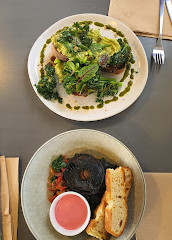 Armory Wharf Cafe