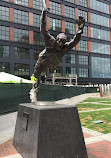 Bobby Orr Statue