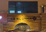 LA RUSTICA