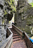 Mono Cliffs Hiking Trail