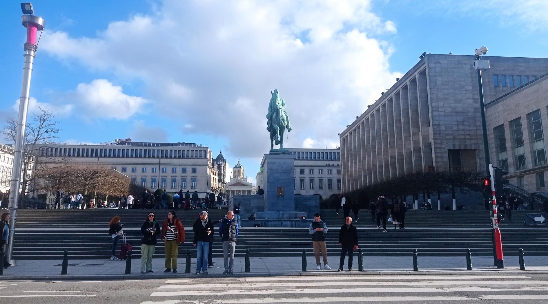 Standbeeld van Koningin Elisabeth