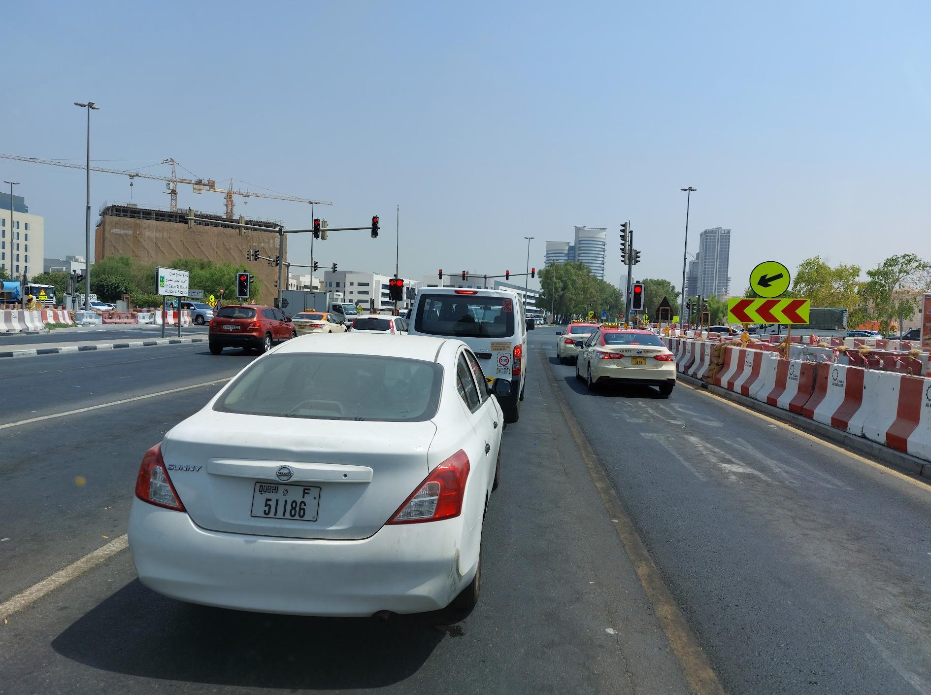 Intersección 1 de la carretera Sheikh Rashid