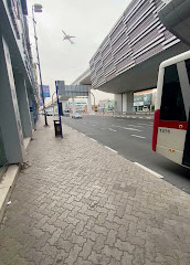 U-Bahn-Bushaltestelle Abu Baker Al Siddique 2