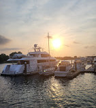 El puerto deportivo del muelle