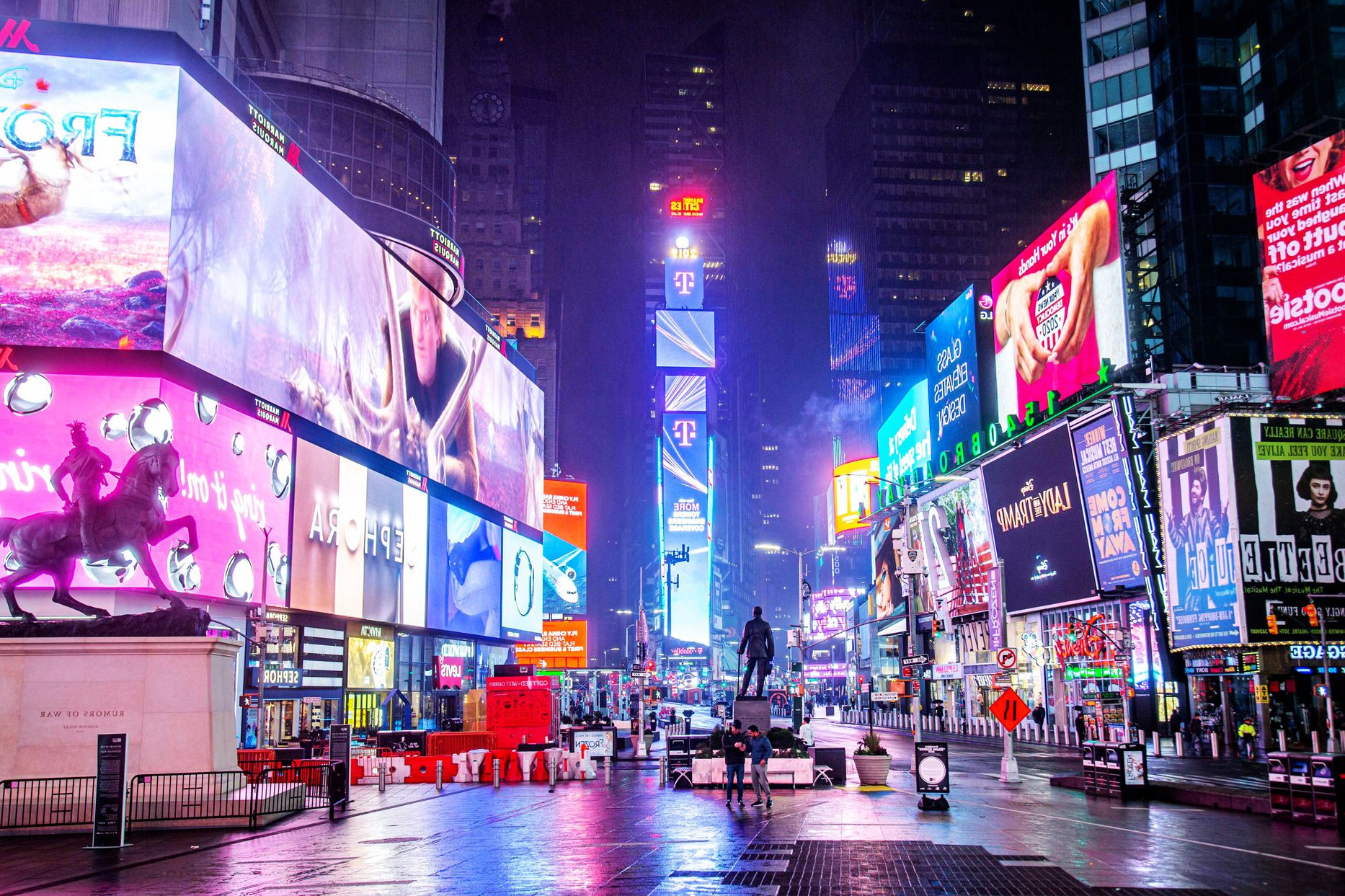 Why do locals hate Times Square? - Local Guides World