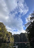 Kayangan Lake