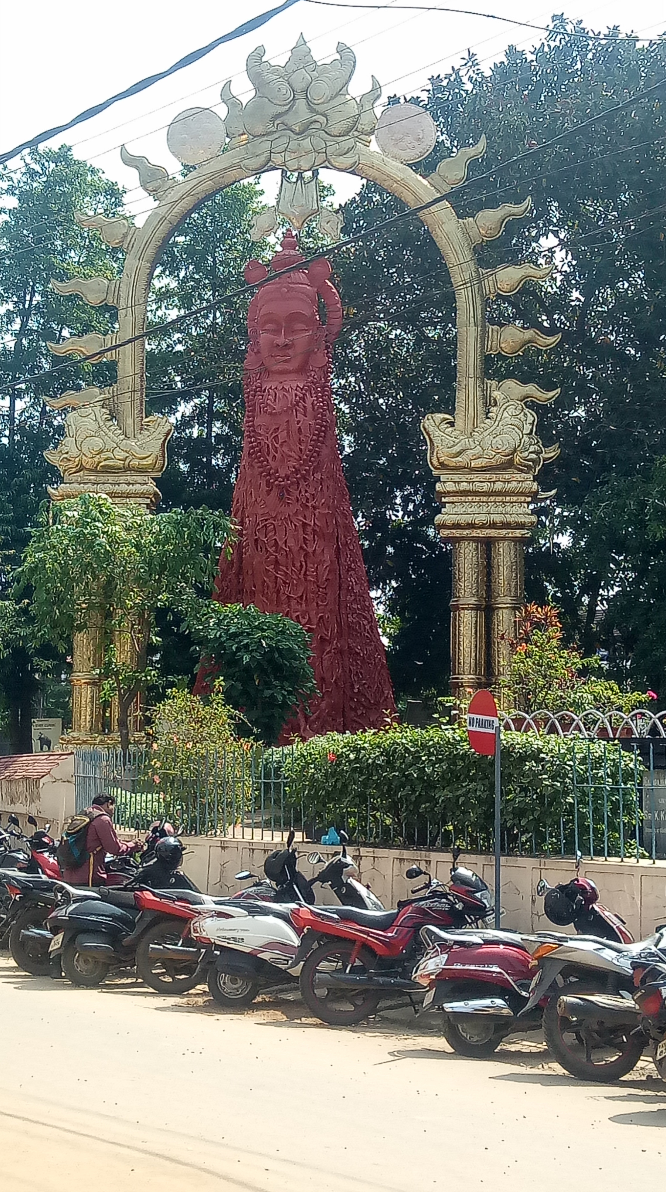 Maraprabhu Statue