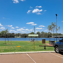 Garratt Road Bridge Park