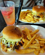 Red Robin Gourmet Burgers and Brews