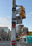 Yonge St at Churchill Ave