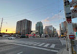 Yonge St at Churchill Ave