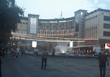 Площадь Шарля Азнавура