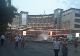 Площадь Шарля Азнавура