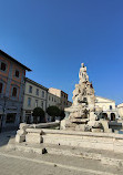 Fontana della Maremma assetata