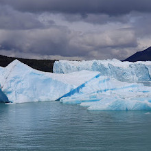 Sendero al catamaran hielos Patagonia