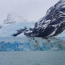 Sendero al catamaran hielos Patagonia