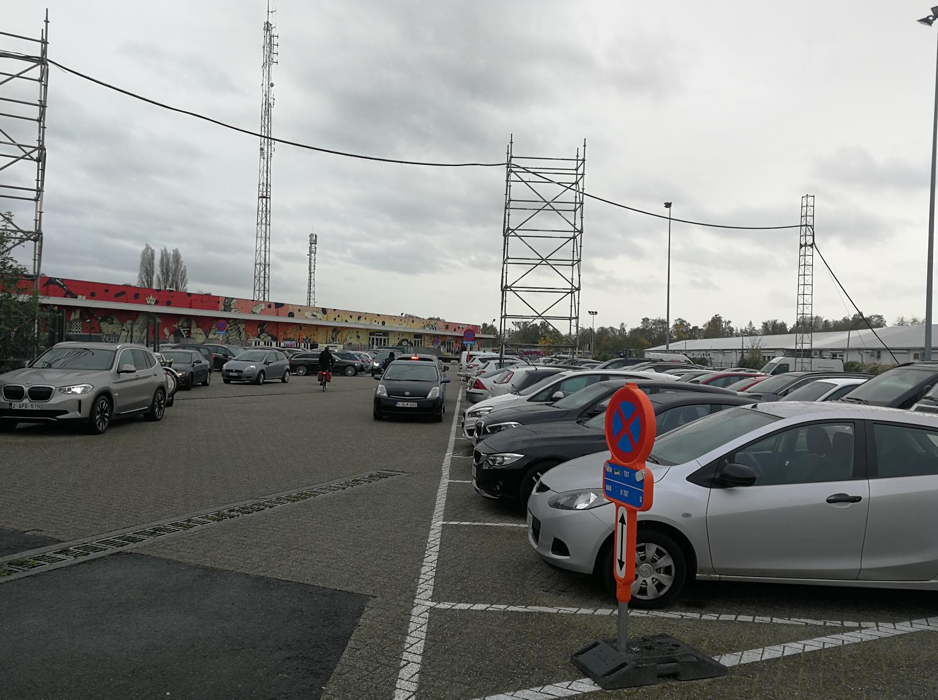 Parkplatz des Eislaufzentrums Mechelen
