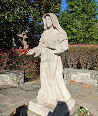 Standbeeld van heilige moeder Theodore Guerin