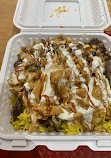 Probieren Sie Shawarma Falafel House