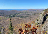 Robertson Lake Cliff Parking