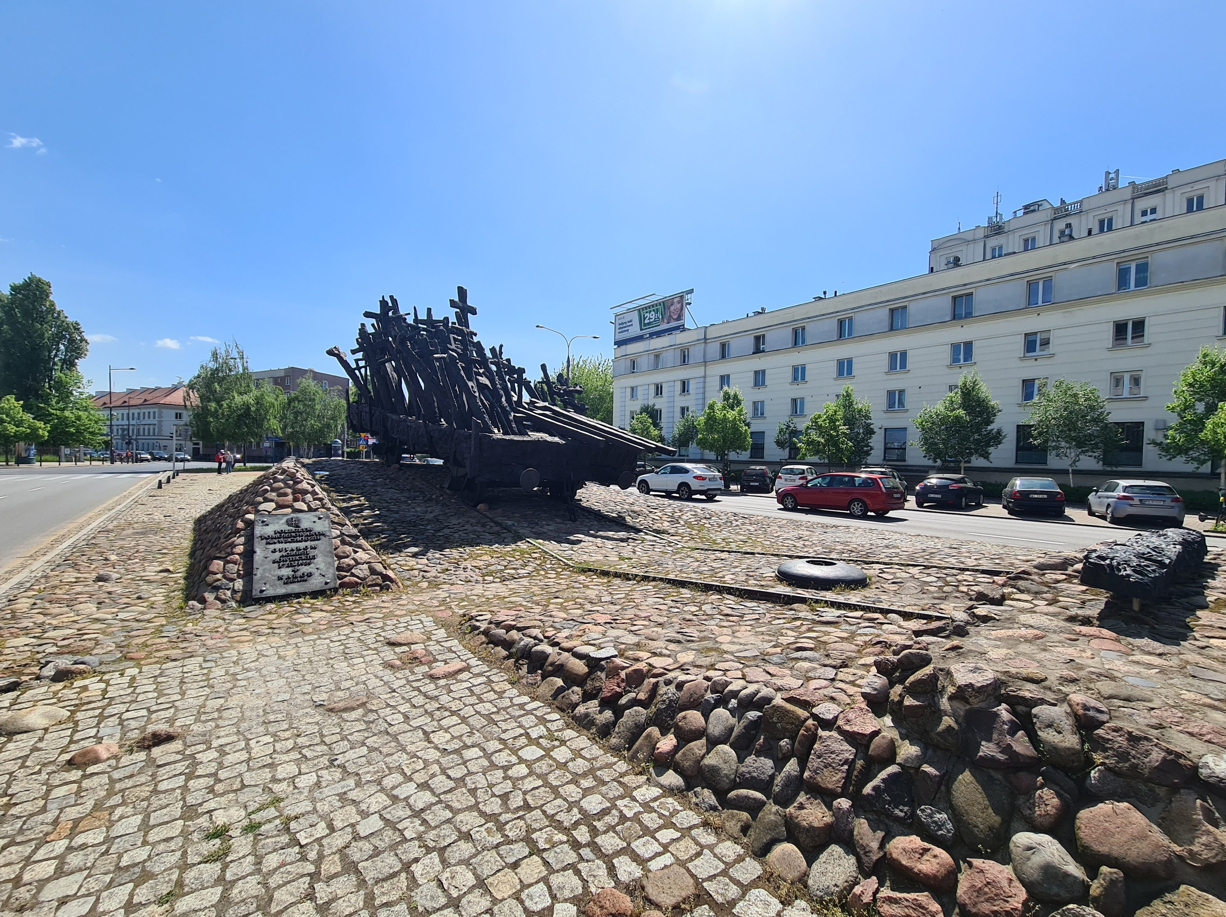 Monument to the Fallen and Murdered in the East