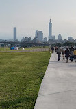 Meiti Riverside Park