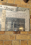 Frogs hollow sculpture