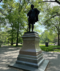 مجسمه ویلیام شکسپیر