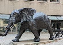 مجسمه: تمبو، مادر فیل ها اثر دریک اس. هادسون