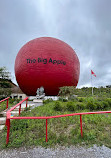 التفاحة الكبيرة