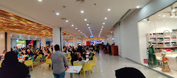 Ресторанный дворик торгового центра Lucky Mall в Карачи