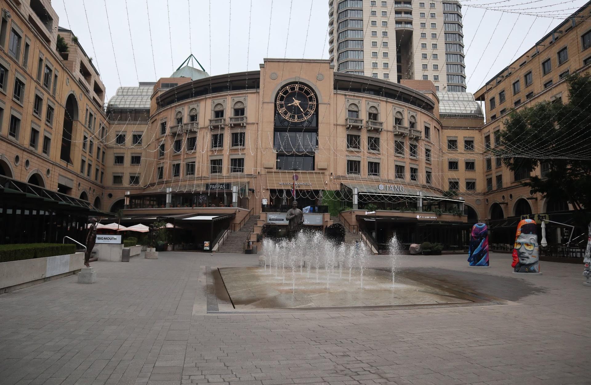 DaVinci Hotel and Suites on Nelson Mandela Square