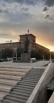 Площадь Гарегина Нжде