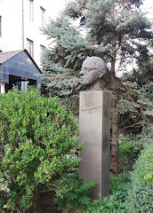 Памятник Граче Ахареяну