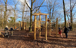Детская игровая площадка Цветочного парка